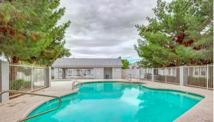 Cozy 3 Bedrooms Town Home In Chandler With Community Pool Exterior photo